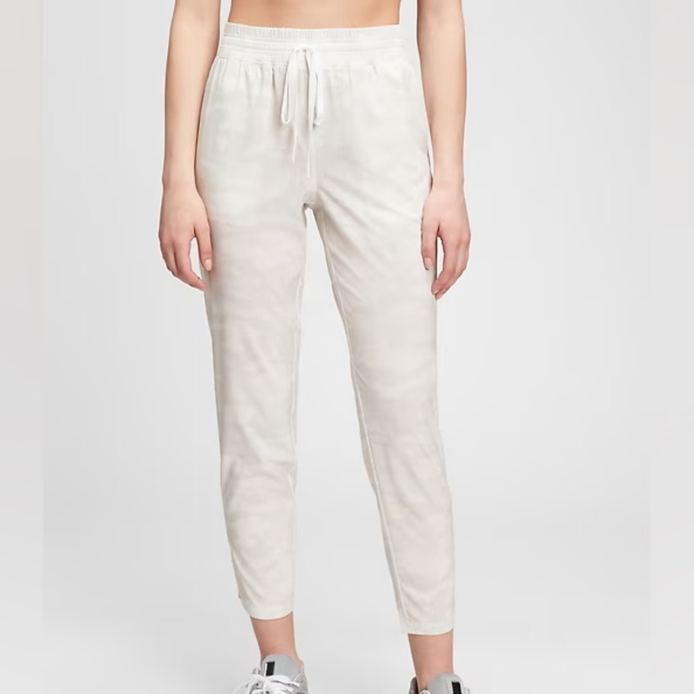 GAP Camo Recycled Runaround Joggers (Tall)